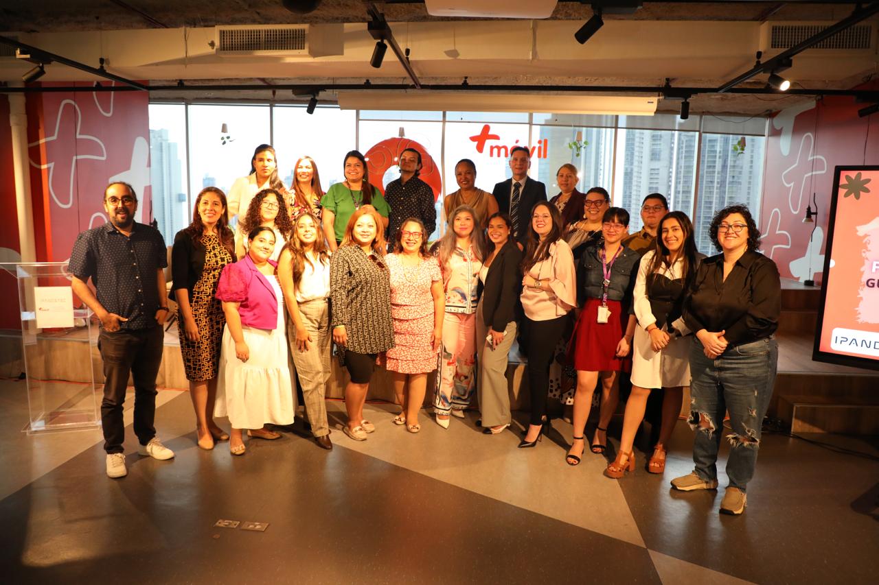 Concluye 5ta etapa del proyecto Seguras en Línea en Panamá image