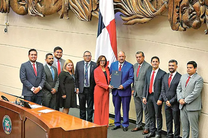 Panamá regula la Difusión de Imágenes Intímas No Consentidas image